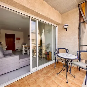 acogedor-y-centrico-apartamento-a-1-de-la-playa.topcostabravahotels.com/